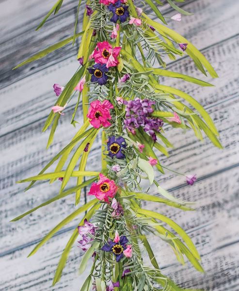 Lily Grass Garland