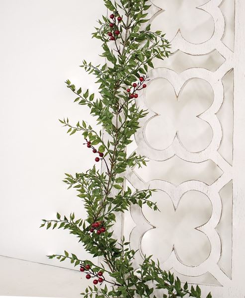 Picture of Lady Ruscus & Berries Garland, 6ft