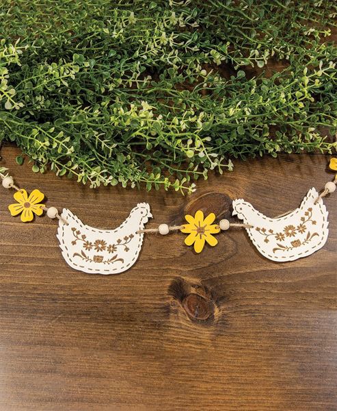 Picture of Embossed Flowers & Chickens Wooden Garland