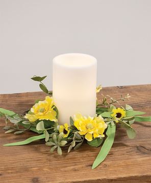 Picture of Sunny Chrysanthemum & Daisy Candle Ring - 3.5"