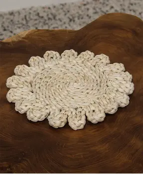 Corn Husk Flower Shape Candle Mat, 10"