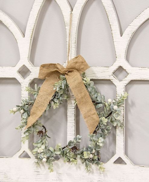 Picture of Holiday Ombre Boxwood Star Wreath