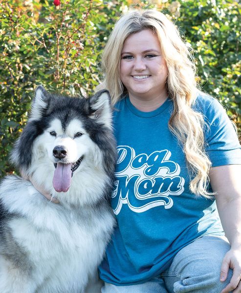 Picture of Dog Mom T-Shirt, Heather Deep Teal